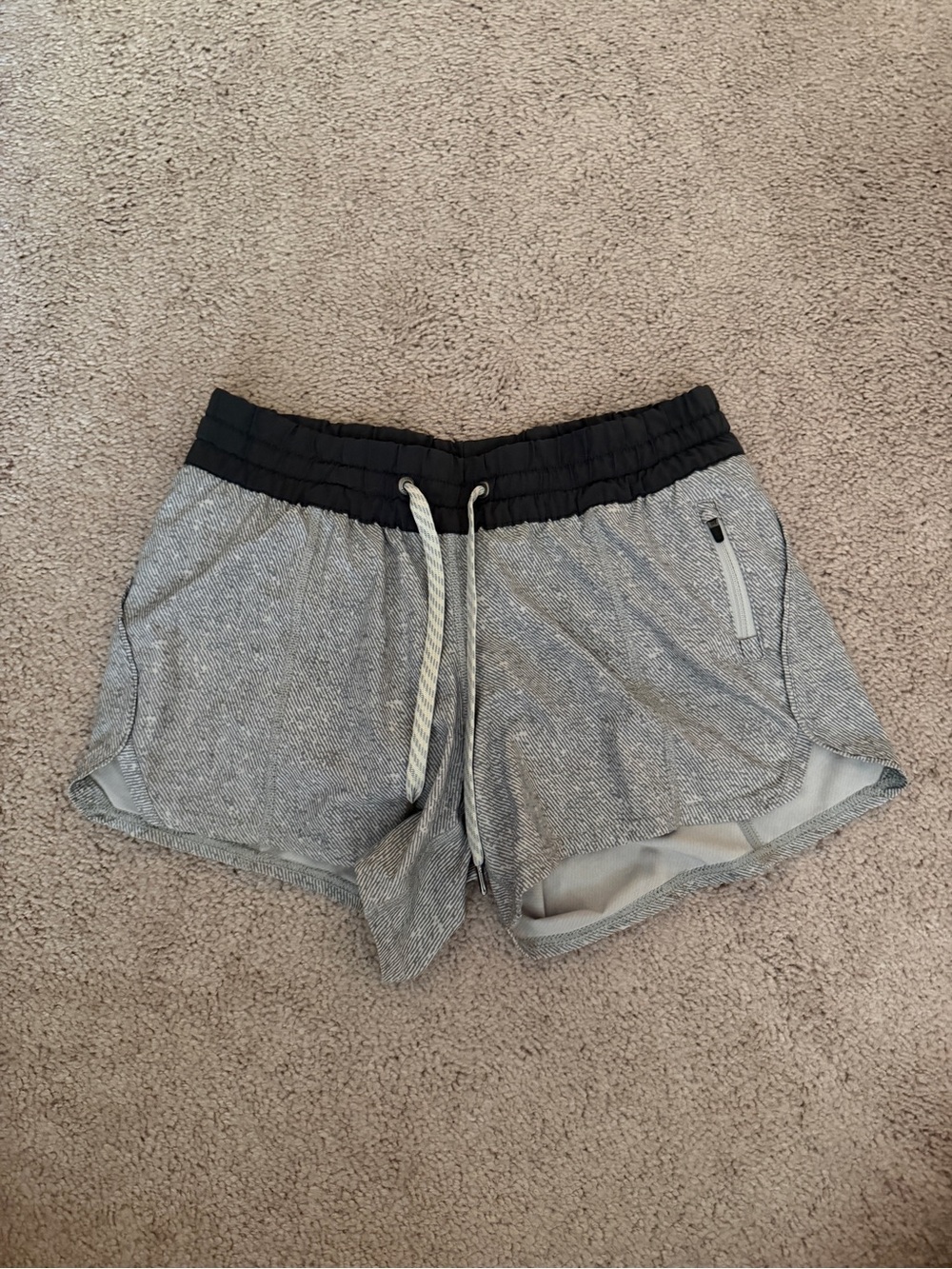 Vuori Clemente 2.5 Herringbone Light Gray Athletic Shorts with Black Waistband